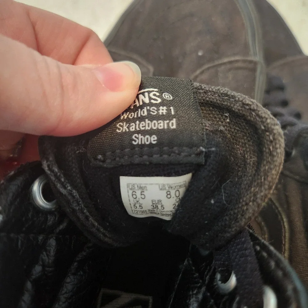 Vans High Top All Black Canvas Sneakers Mens 6.5 or Womens‎ 8